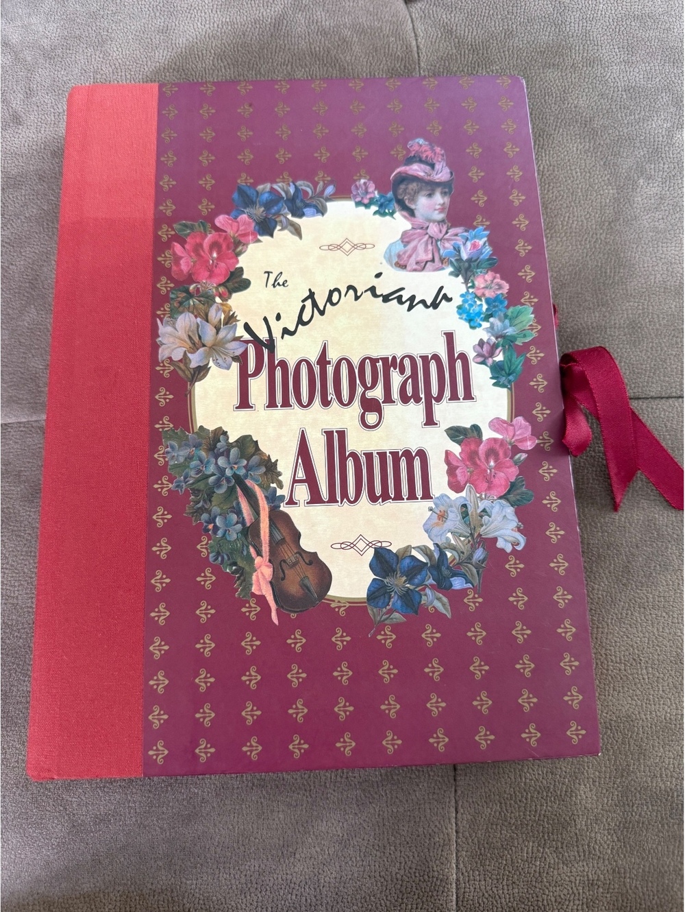 The Victorian Photograph Album Montague House 1995 Ribbon Hardcover Unused
